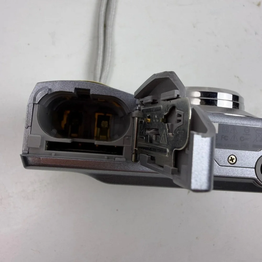 Kodak EasyShare C813 Digital Camera 8.2MP 3x Optical Zoom PARTS ONLY NOT WORKING